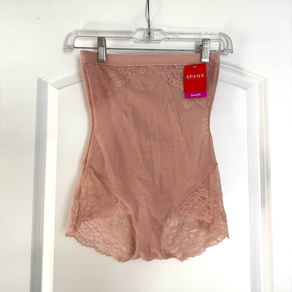 NWT Spanx Spotlight on Lace shapewear